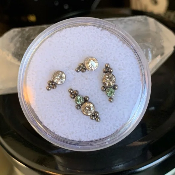 16g LeRoi “Haute Couture Bijoux” Custom internally-threaded titanium gem end - Picture 7 of 8